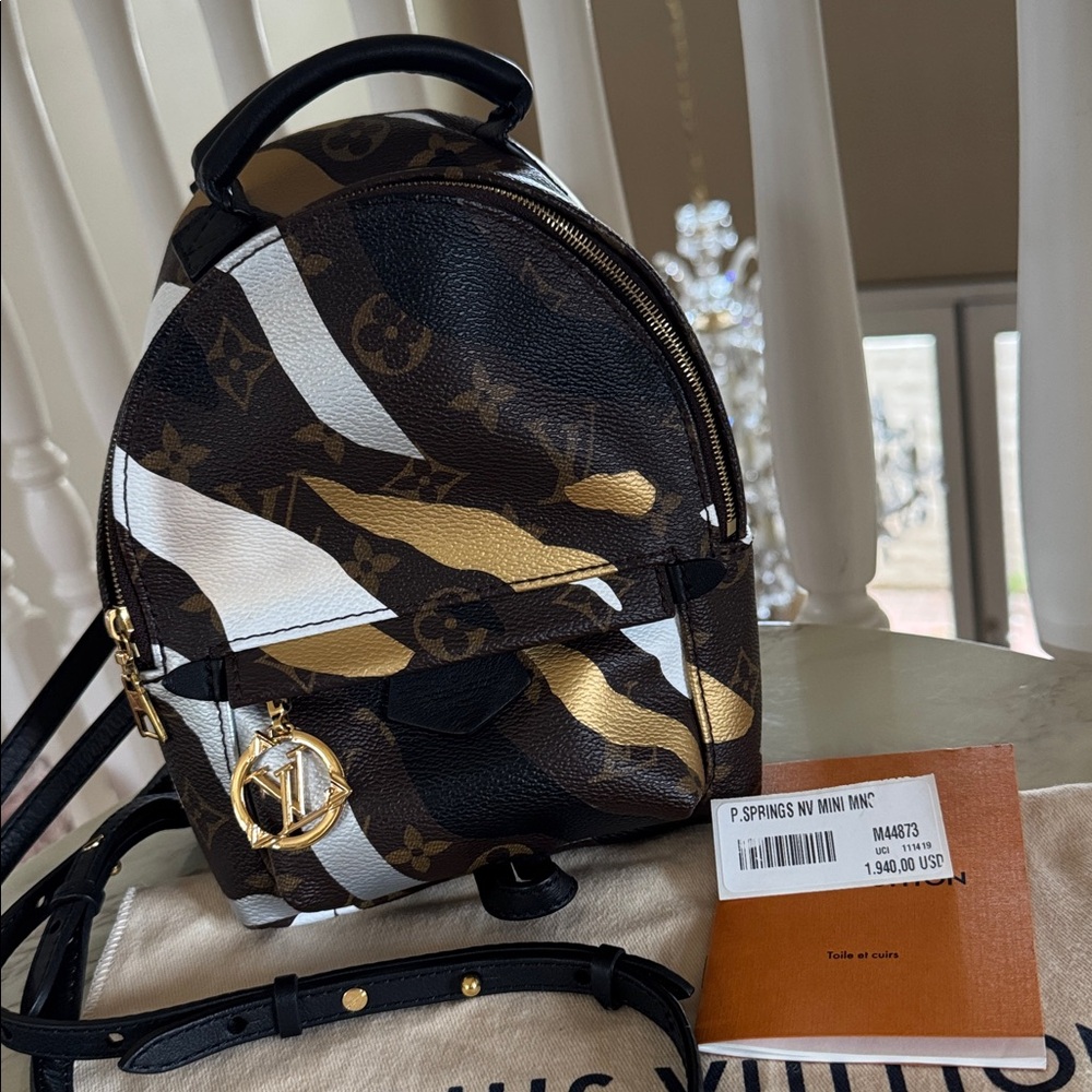 Louis Vuitton Ltd. Ed. League of Legends Palm Springs - Picture 11 of 16